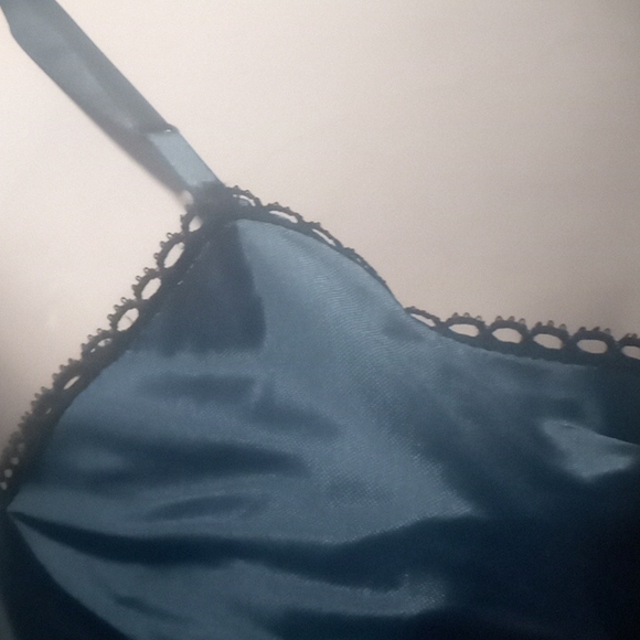 🤩💲2 For 15  Van Raalte vintage full length nylon slip in mint condition.  34 C - Picture 3 of 7